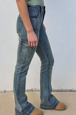 Jeans flare con bolsillos