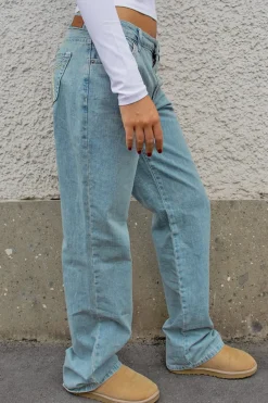 Jeans low waist con bordado