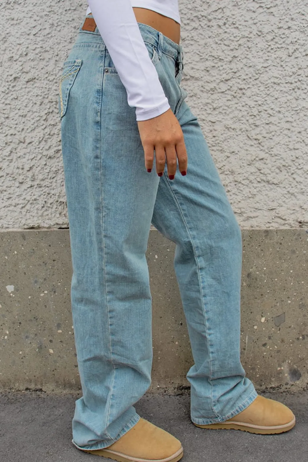 Jeans low waist con bordado