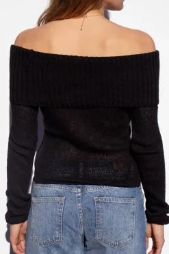 Jersey off-shoulders