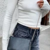 Pochette con tachuelas